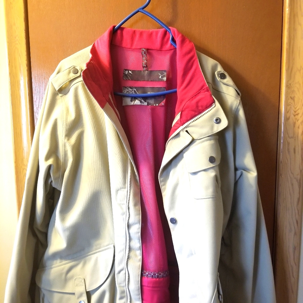 Ladies XL Burton ski jacket - never worn!